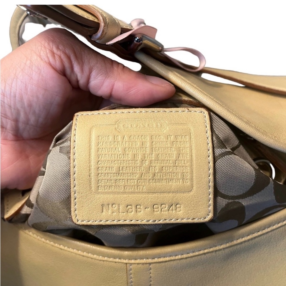 🔥 Vintage Coach Soho Flap Bag 9248 –Y2K 2003 Buckle Shoulder Bag | Beige Leather - Picture 11 of 11